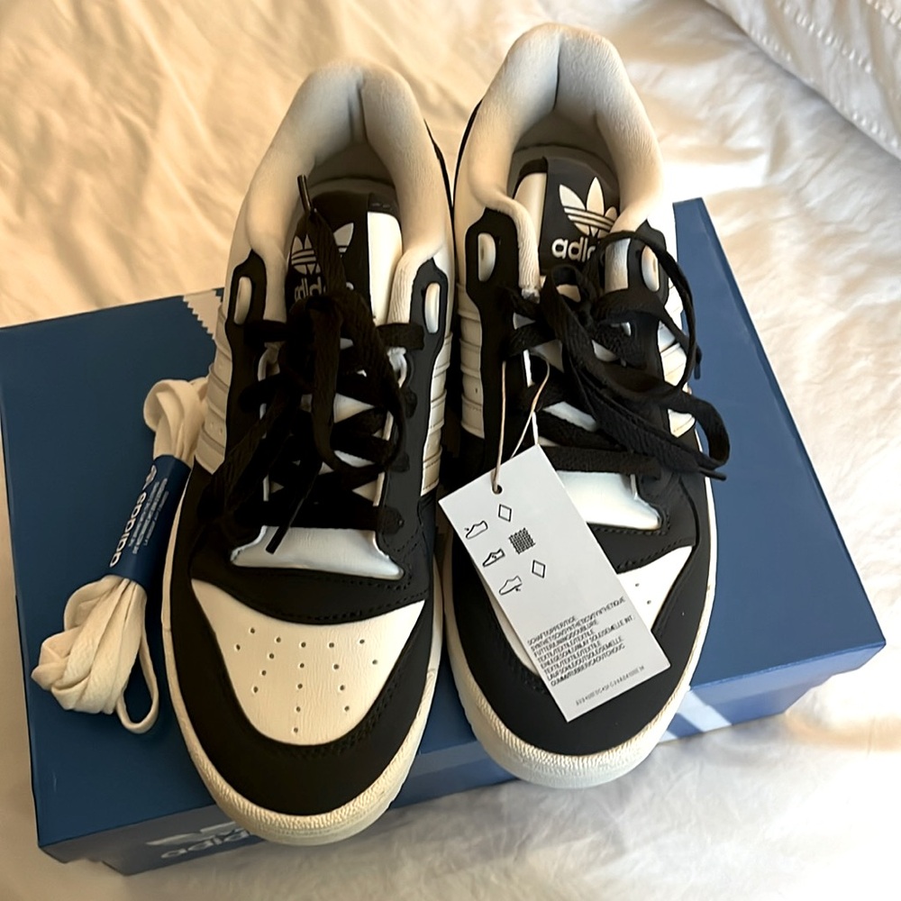 Adidas Rivalry size 7.5